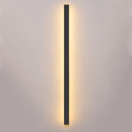 Linear Luxe™ Outdoor Sconce