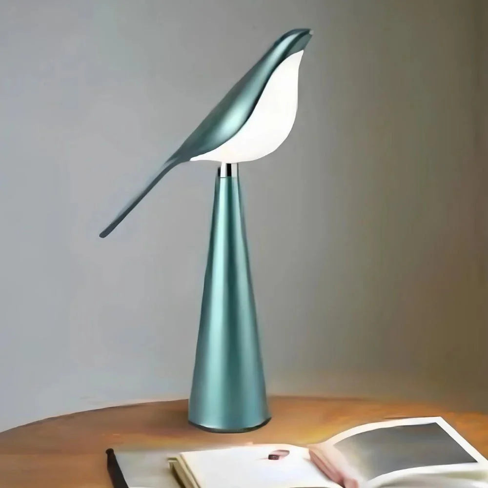 Serene Magpie Light